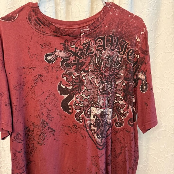 Men’s Xzavier Red Short Sleeve Graphic Tee with Artistic Design Size XL - Picture 2 of 9